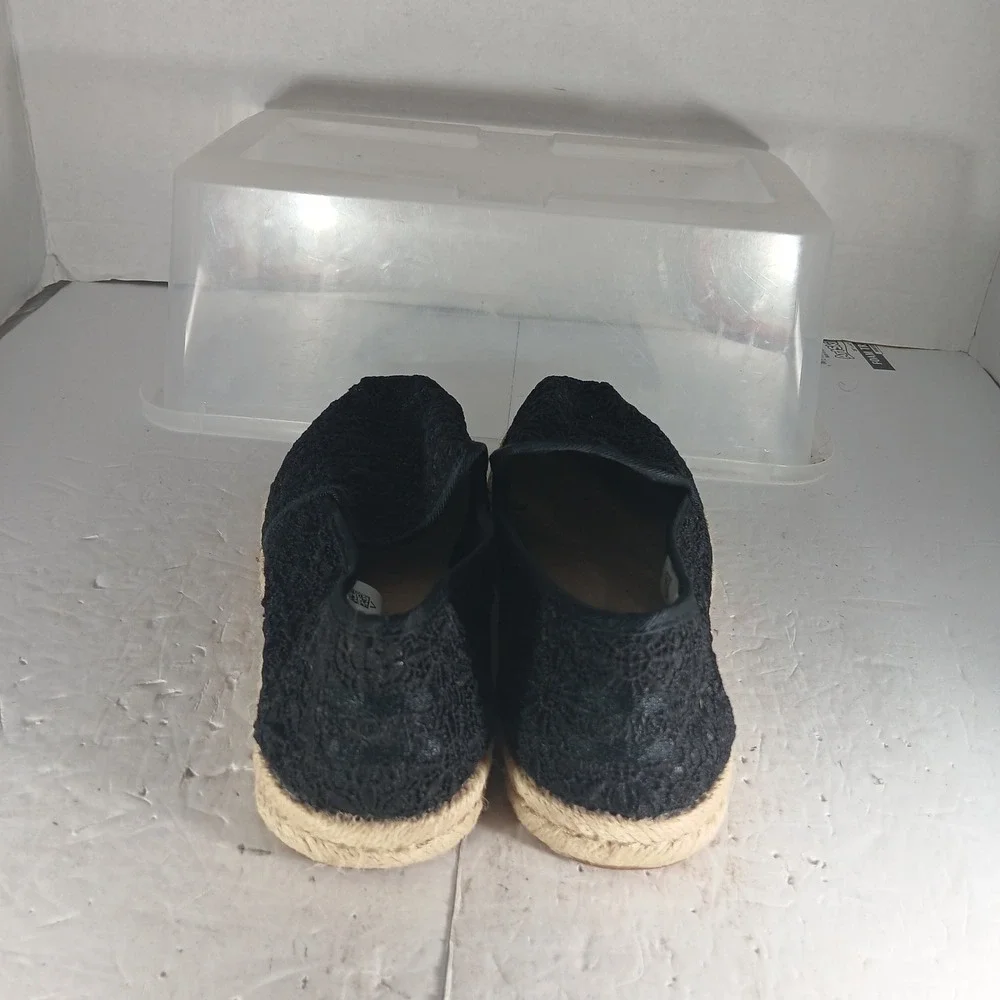 Toms embrace effortless